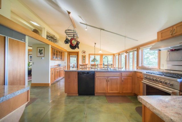 N4898 Arrowhead TRAIL, Juneau, WI 53039