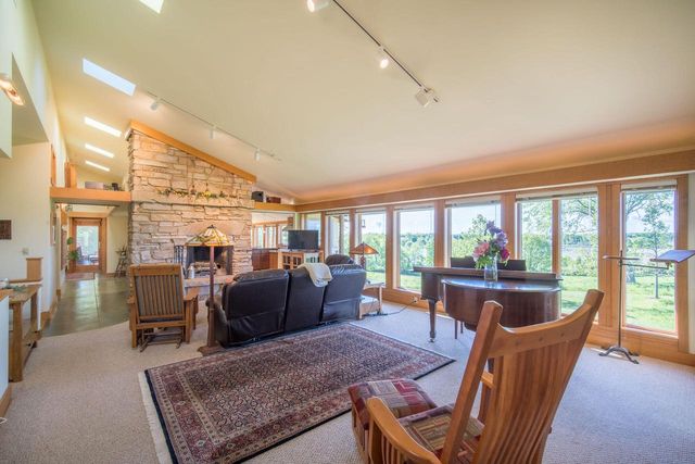 N4898 Arrowhead TRAIL, Juneau, WI 53039