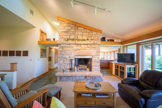 N4898 Arrowhead TRAIL, Juneau, WI 53039