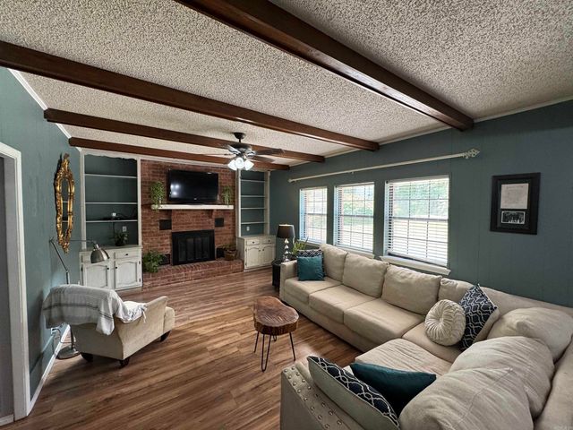 3800 Beaver Circle, Benton, AR 72019