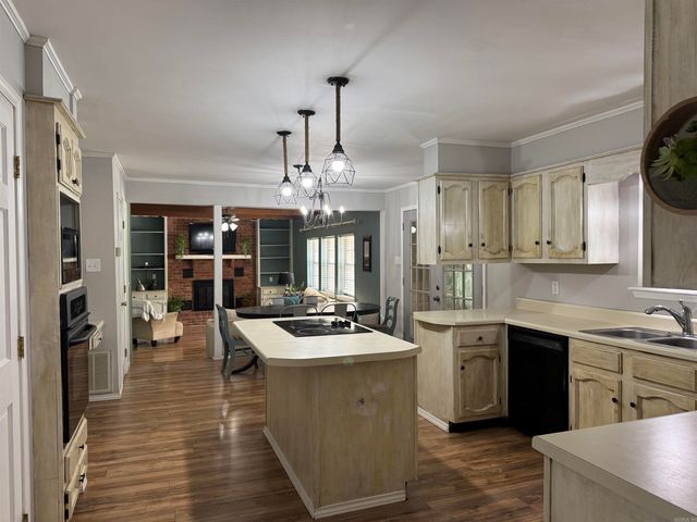 3800 Beaver Circle, Benton, AR 72019