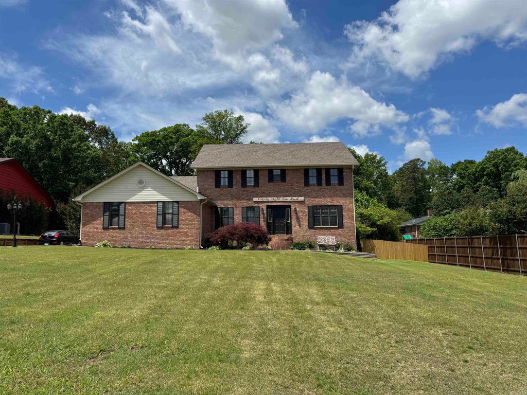 3800 Beaver Circle, Benton, AR 72019