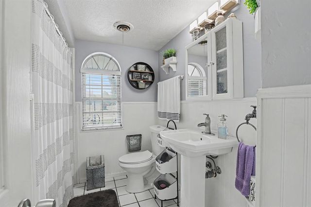 8120 NW 25th Street, Bethany, OK 73008