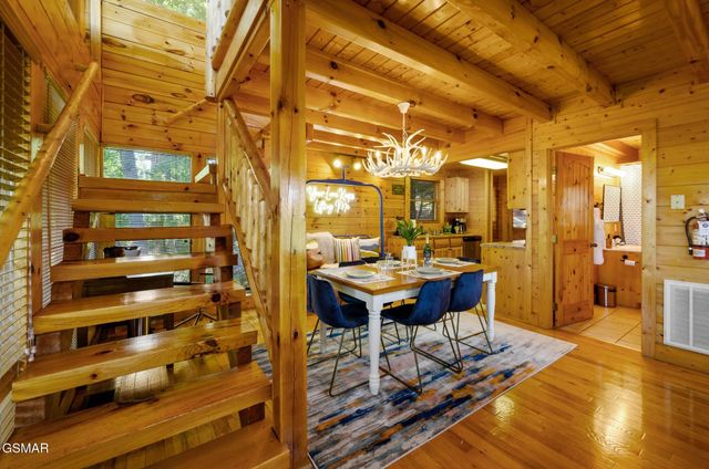 1105 Autumn Path Way, Sevierville, TN 37862