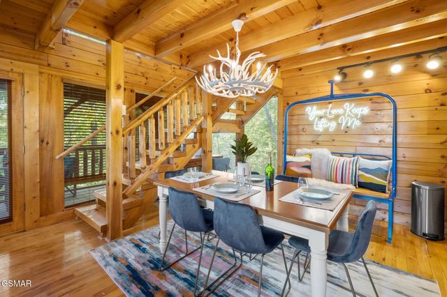 1105 Autumn Path Way, Sevierville, TN 37862