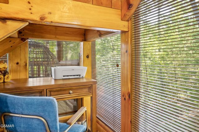 1105 Autumn Path Way, Sevierville, TN 37862