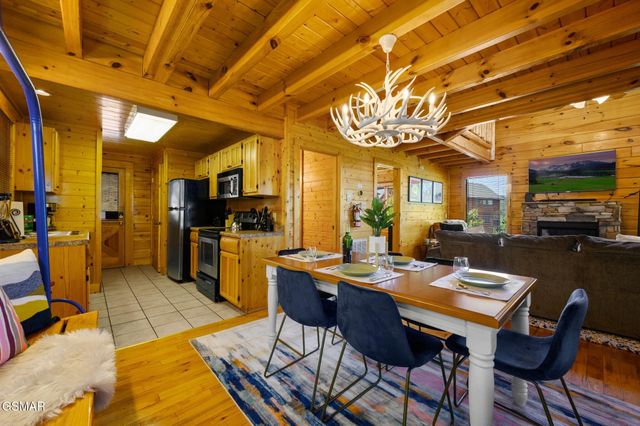 1105 Autumn Path Way, Sevierville, TN 37862