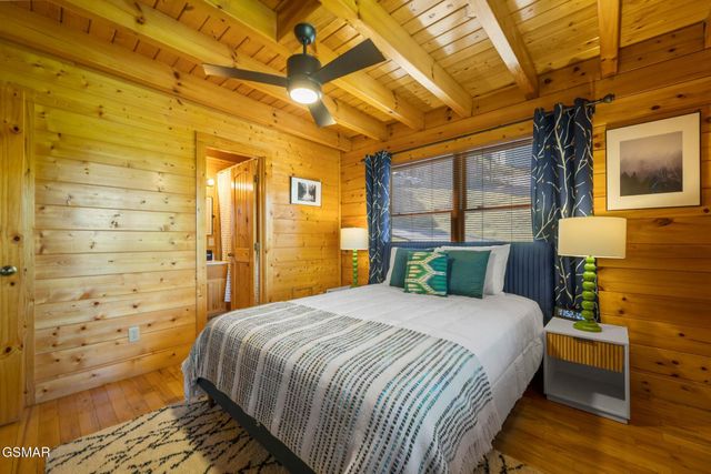 1105 Autumn Path Way, Sevierville, TN 37862