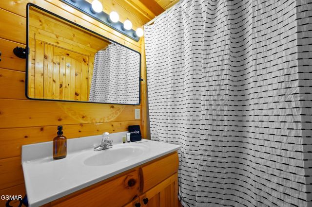 1105 Autumn Path Way, Sevierville, TN 37862