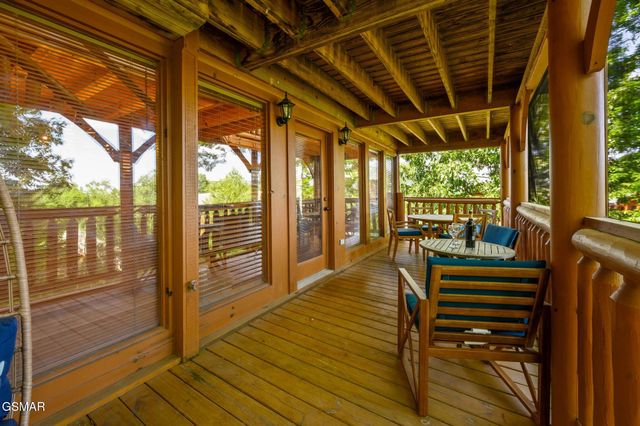 1105 Autumn Path Way, Sevierville, TN 37862