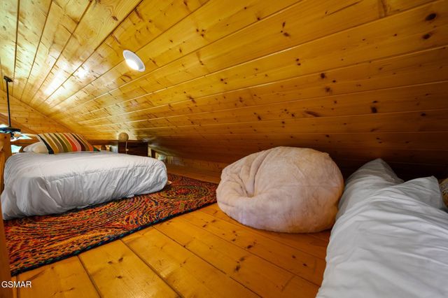 1105 Autumn Path Way, Sevierville, TN 37862