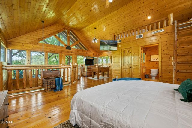 1105 Autumn Path Way, Sevierville, TN 37862