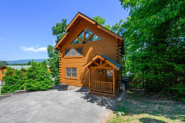 1105 Autumn Path Way, Sevierville, TN 37862