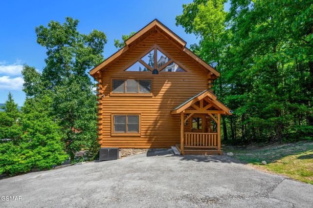 1105 Autumn Path Way, Sevierville, TN 37862