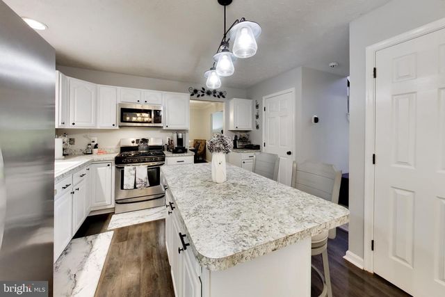 6157 TROTTERS GLEN DR, Hughesville, MD 20637