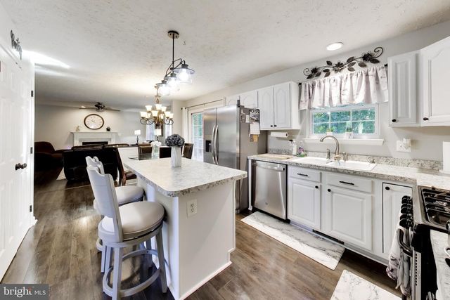 6157 TROTTERS GLEN DR, Hughesville, MD 20637