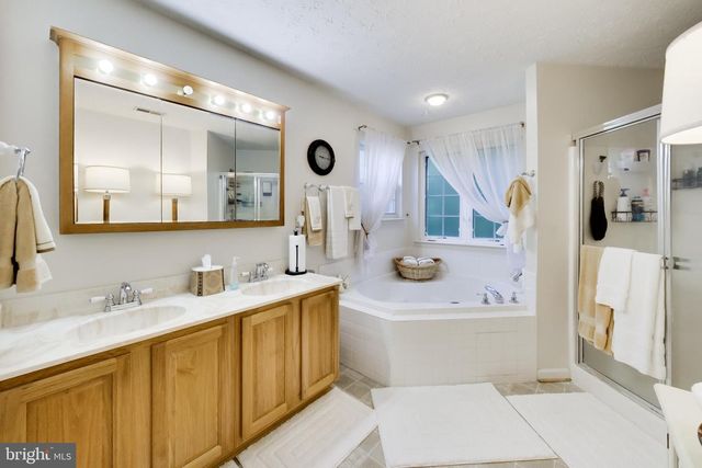 6157 TROTTERS GLEN DR, Hughesville, MD 20637