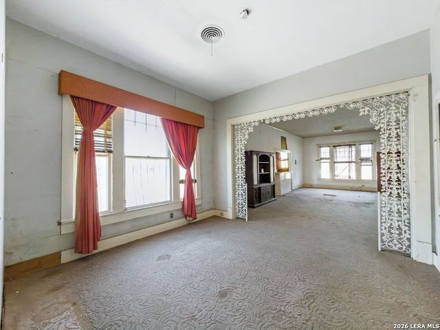 2922 Buena Vista St, San Antonio, TX 78207