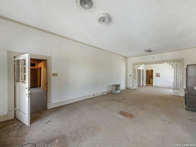 2922 Buena Vista St, San Antonio, TX 78207