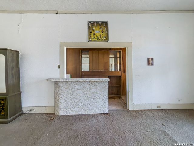 2922 Buena Vista St, San Antonio, TX 78207