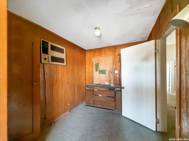 2922 Buena Vista St, San Antonio, TX 78207