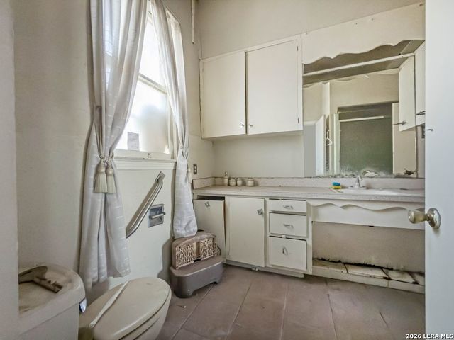 2922 Buena Vista St, San Antonio, TX 78207