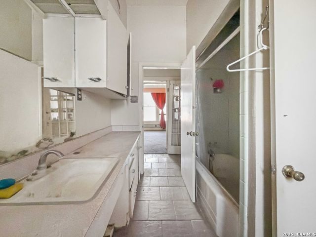 2922 Buena Vista St, San Antonio, TX 78207