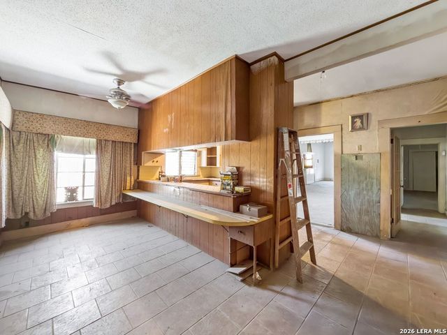 2922 Buena Vista St, San Antonio, TX 78207