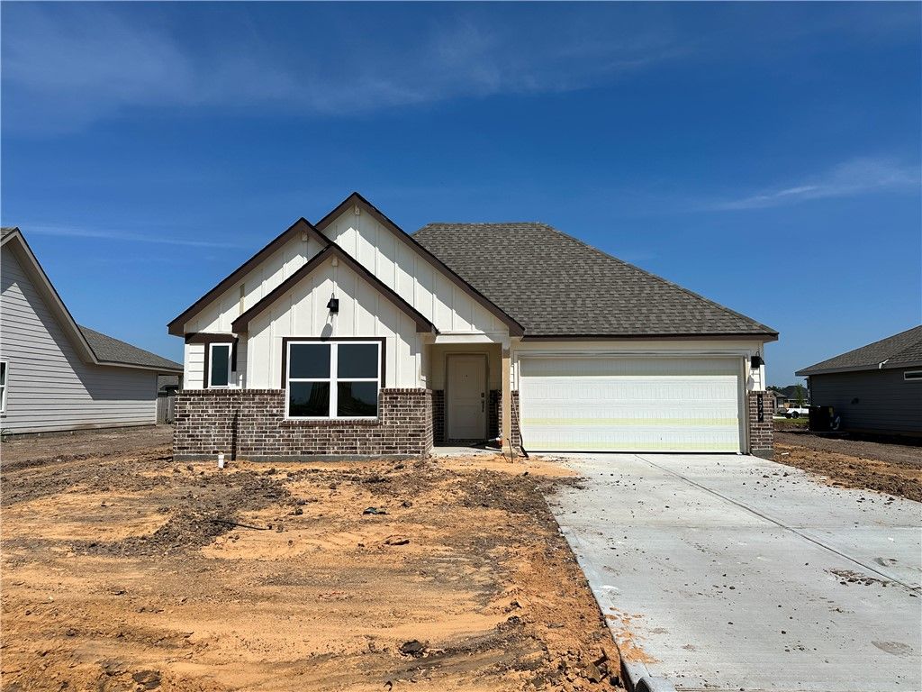 377 Combine Road, Snook, TX 77878 — exterior