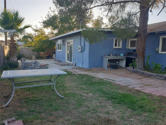 3905 La Pasada Avenue, Las Vegas, NV 89102