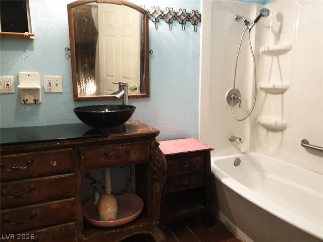 3905 La Pasada Avenue, Las Vegas, NV 89102