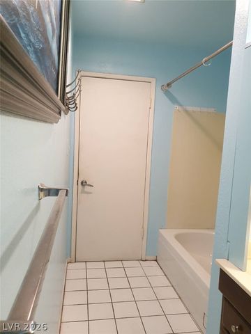 3905 La Pasada Avenue, Las Vegas, NV 89102