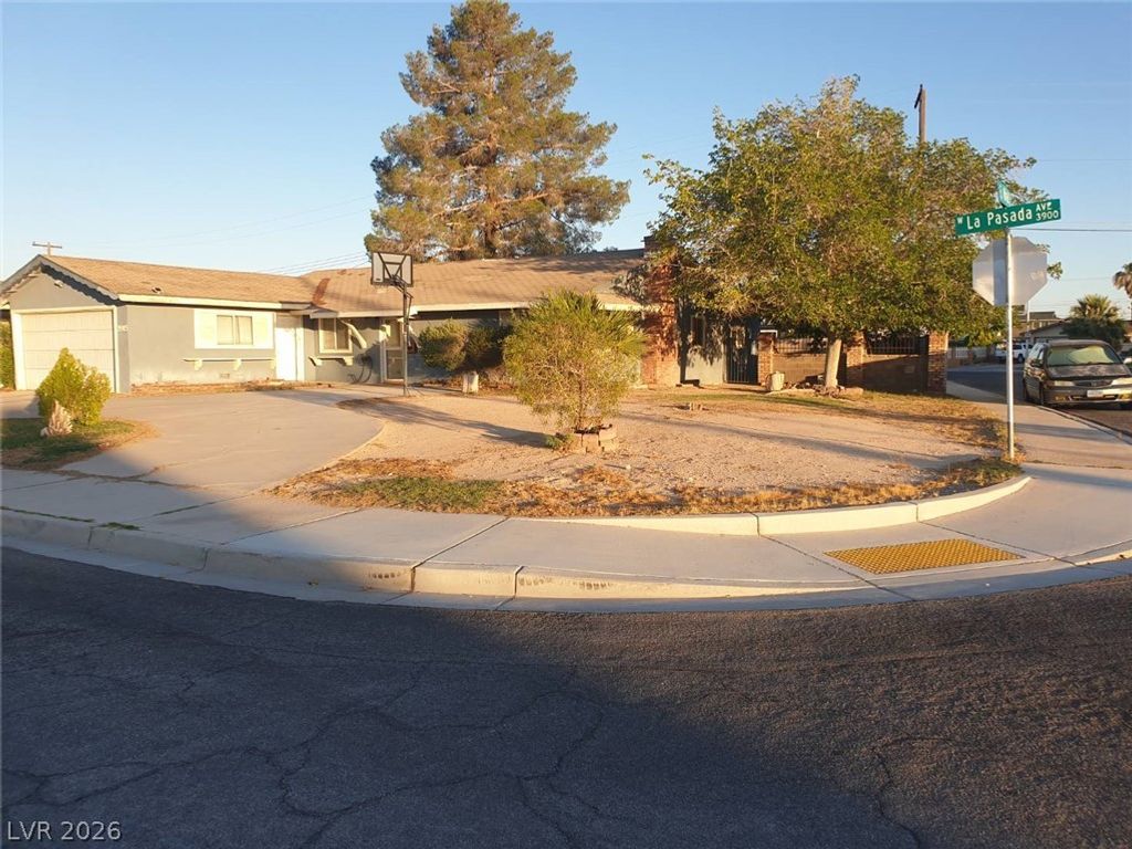 3905 La Pasada Avenue, Las Vegas, NV 89102