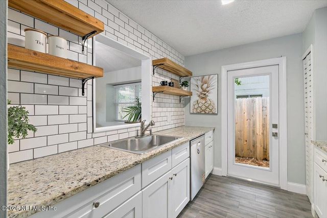 464 14TH Avenue S, Jacksonville Beach, FL 32250