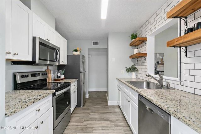 464 14TH Avenue S, Jacksonville Beach, FL 32250
