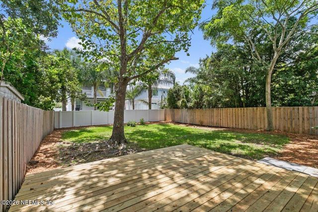 464 14TH Avenue S, Jacksonville Beach, FL 32250