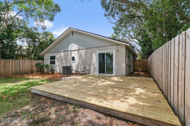 464 14TH Avenue S, Jacksonville Beach, FL 32250
