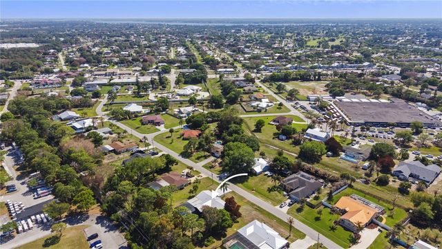 2225 SE FLANDERS ROAD, Port St Lucie, FL 34952