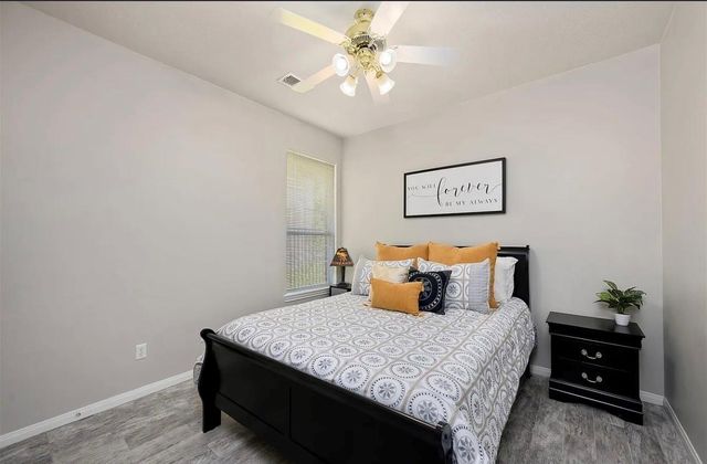 814 N Elder Grove Drive N, Pearland, TX 77584