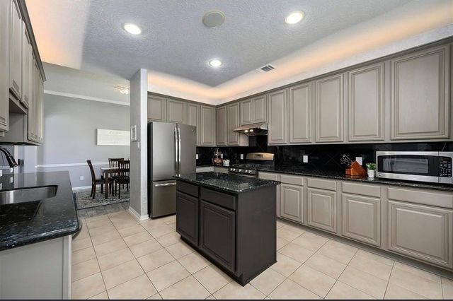814 N Elder Grove Drive N, Pearland, TX 77584