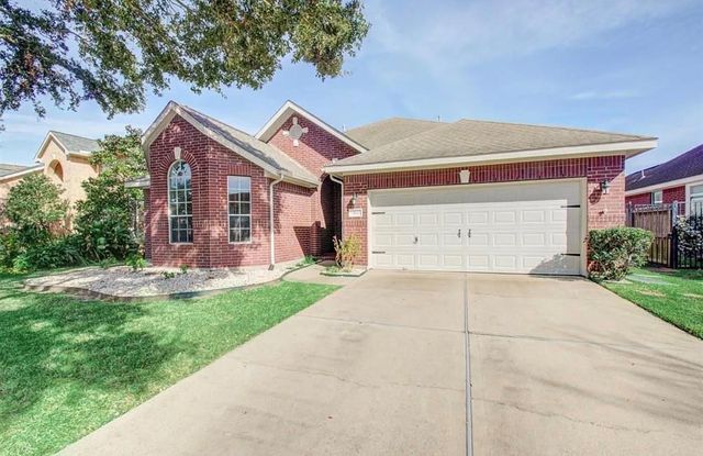 814 N Elder Grove Drive N, Pearland, TX 77584