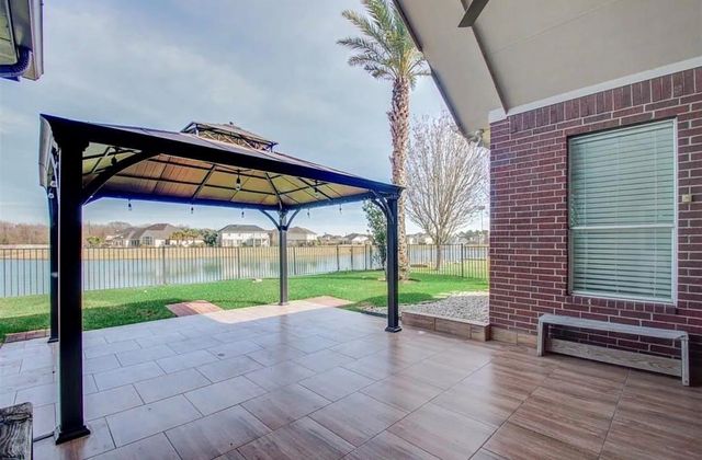 814 N Elder Grove Drive N, Pearland, TX 77584