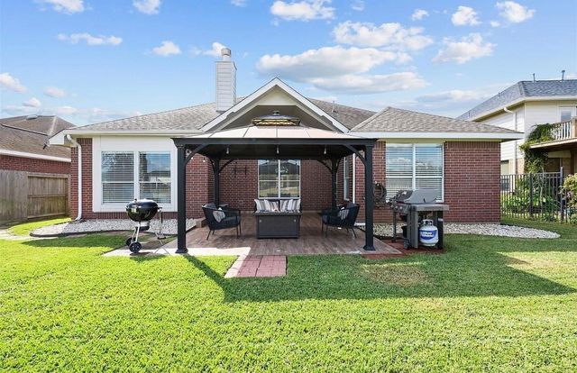 814 N Elder Grove Drive N, Pearland, TX 77584