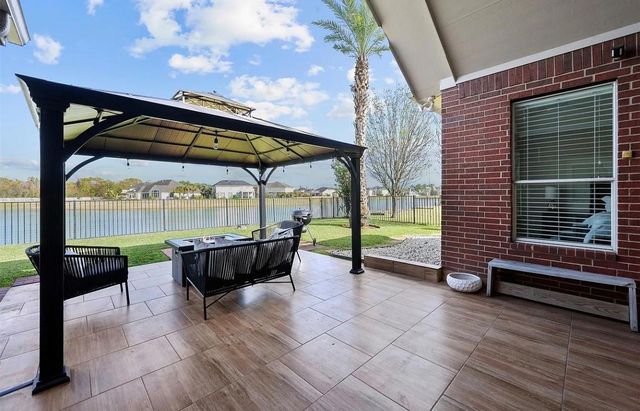 814 N Elder Grove Drive N, Pearland, TX 77584