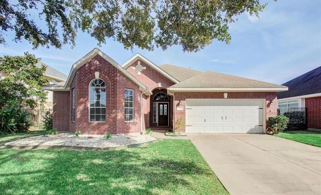 814 N Elder Grove Drive N, Pearland, TX 77584