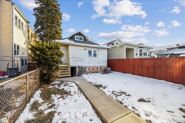 2820 N Sayre Avenue, Chicago, IL 60634