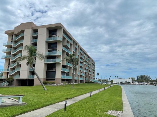 1 KEY CAPRI 104W, Treasure Island, FL 33706