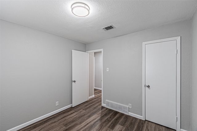 1205 Navaho Street, Arlington, TX 76012