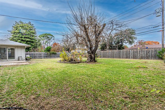 1205 Navaho Street, Arlington, TX 76012