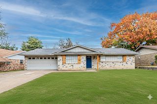 1205 Navaho Street, Arlington, TX 76012